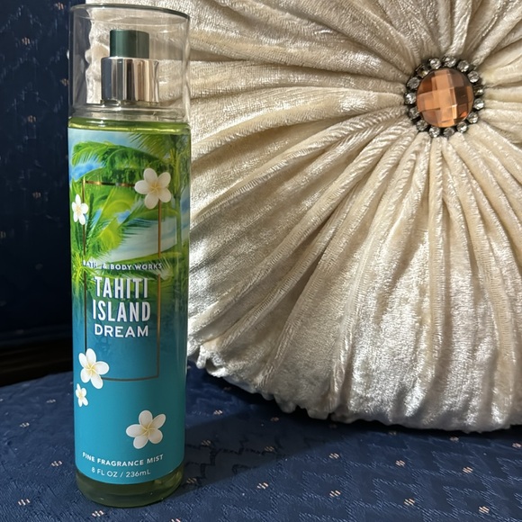 BATH & BODY WORKS SET. . . TAHITI ISLAND DREAM SCENT - Picture 3 of 6